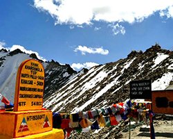 Roverholidays: Srinagar To Leh Package